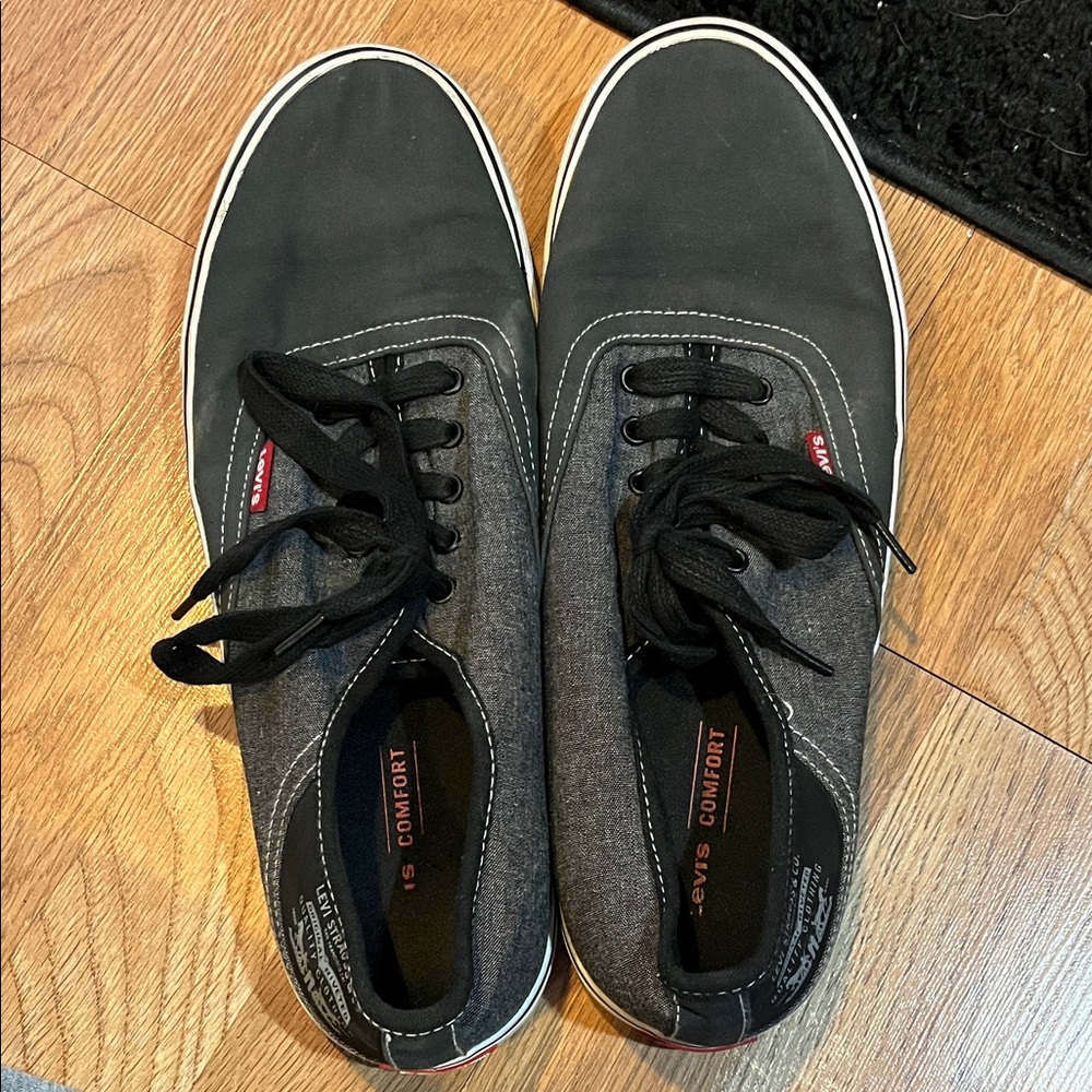 Levi's Men's Black and Gray Sneakers - Picture 1 of 7